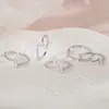 Anillo de línea geométrica de diamantes estilo francés, exquisito y de alta gama, ultrafino, apilable, anillo de índice tridimensional de tres diamantes, estilo minimalista