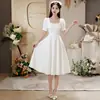 Elegante vestido branco de verão com decote quadrado e mangas bufantes, simples, acinturado, slim-fit, leve, para noivado e registro