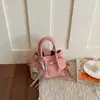 2026 Bolso Cubo Nuevo Estilo Coreano de Nicho para Mujer, Bolso Cruzado Versátil para el Día a Día, Bolso de Mano Simple de Moda Retro Lujo Ligero