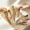 Sapatos Mary Jane Bico Fino com Strass Estilo Francês Feminino 2026 Novo Salto Bloco Decote Baixo Tira Única Para o Trabalho Sapatos de Salto Alto Únicos