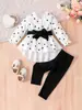 Conjunto elegante para bebé niña: Conjunto de dos piezas de otoño a la moda para niños pequeños: camisa tipo frac con estampado de corazones de manga larga y leggings