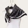 Pañuelo de seda estilo old money combinado con una camisa para mujer, pañuelo cuadrado pequeño vintage de verano, versión coreana, lujo ligero, alta gama, accesorio de camisa elegante