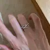 Anillo Cruzado de Cerdo Único de Diseño de Nicho, Lujo Ligero, Gama Alta, Personalizado, Moderno, Anillo de Circonita Incrustado con Diamantes para Mujer