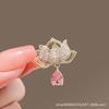 Broche de hebilla antideslumbrante para mujer, sentido de alta gama, nicho de alta gama, pin de ramillete de alta gama, pequeños accesorios de incienso, lindo dibujo animado al por mayor