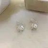 Pendientes Versátiles de Estilo Francés con Perlas Dulces y Temperamento de Nicho, con un Corazón Juvenil, Pendientes de Botón Simples y Compactos, Clip para Orejas sin Perforar