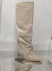 2025 Comercio Exterior Transfronterizo Nuevo Punta Afilada Tacón de Aguja Tubo Grande Envolvente Slip-On Pasarela Botas Falda Plisada Talla Grande Botas de Mujer