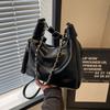 Bolsa de textura de alta qualidade para mulheres 2024 Nova bolsa de corrente Bolsa de ombro da moda Bolsa de axila para mulheres Bolsa transversal versátil Bolsa de bolinho
