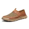 Sapatos masculinos plus size transfronteiriços, sapatos de malha respirável vazados de verão, sapatos masculinos slip-on vazados de couro respirável, mocassins casuais