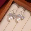 Novos Brincos de Pérola com Laço Totalmente Cravejados, Frescos e Doces, Brincos de Gancho Elegantes de Deusa para Encontro, Tendência para Transmissão ao Vivo