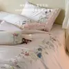 Bordado Delicado 100S Alta Contagem Algodão de Fibra Longa 100% Algodão Conjunto de Quatro Peças Estilo Princesa Algodão Puro Dormir Nu Roupa de Cama para Todas as Estações