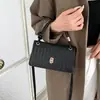 Bolsa de Mão Casual Pequena Feminina 2026 Nova Simples de Alto Valor Bolsa Quadrada Pequena Estilosa Sensação Relaxada Bolsa Transversal