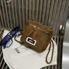 Bolsa quadrada pequena de cor sólida estilo coreano para mulheres, nova bolsa de ombro transversal casual para o outono de 2026, bolsa de mão moderna para trabalho e deslocamento