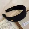 Diadema de Lana Ovalada con Etiqueta Dorada para Mujer, Versión Ancha, Diadema Alta para la Parte Superior de la Cabeza, Pasador de Otoño e Invierno, Accesorios para el Cabello de Lujo Accesible de Gama Alta
