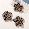 Atmosfera de Outono e Inverno Estampa de Leopardo Camurça Enchimento de Algodão Flores Broche DIY Presilha Brincos Acessórios de Cabelo Acessórios de Roupa