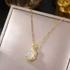 Cadena de clavícula de acero de titanio estilo retro nacional moda candado de paz de jade colgante de izaje todo partido temperamento accesorios de estilo chino de alta calidad