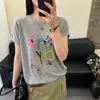 Camiseta de Tricô Casual Versátil de Manga Curta Estampada Pintada à Mão Novo Estilo Verão 2026 para Mulheres, Top Fino Emagrecedor Moderno e Versátil