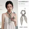 Bufanda de gasa con forma de diamante para mujer, estilo coreano, estampado a cuadros, bufanda larga para el cuello con hebilla de bufanda de flor de rosa tridimensional, cinta elegante