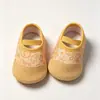 Calcetines de Piso de Terciopelo Grueso para Niños de Otoño e Invierno Antideslizantes Cálidos Zapatos para Gatear Bebé Reforzados Niños y Niñas Dibujos Animados Graffiti Zapatos de Piso