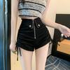 Calça Shorts Preta Ultra-Curta de Cintura com Cordão Estilo Evasê Tendência Feminina Outono 2025 Design Spicy Girl Nicho Petite