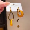 Pendientes Geométricos de Perlas de Aguja de Plata con Diamantes, Pendientes de Botón de Lujo Ligero de Gama Alta, Pendientes Simples Versátiles de Moda con un Diseño Único