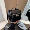 Bolsa Pequena Quadrada Transversal de Couro Fosco Estilo Xiaohongshu Nova Moda Outono e Inverno Bolsa com Textura de Caixa Pequena de Camurça