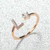 Anillo con Letra de Oro Rosa Nuevo de Amazon Transfronterizo Anillo Abierto con Diamante Blanco Joyería de Mano Anillo Único Personalizado Venta al por Mayor