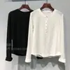8148#(figura oficial preço real) Primavera de 2025 nova camiseta de algodão com fio de manga comprida de cor sólida com gola redonda e botões simples feminina