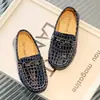 Zapatos de cuero para niños estilo británico, mocasines sin cordones para niños, zapatos de vestir sencillos retro, zapatos de primavera para niños, 26 nuevos estilos de moda