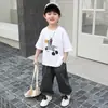Roupa Infantil Menino Conjunto de Verão 2026 Novo Estiloso Legal Menino Manga Curta Infantil Verão Meia Manga Roupas da Moda