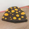 Chapéu Pulôver de Bolinhas da Moda Coreana para Outono e Inverno, Esqui e Viagem, Quente e à Prova de Frio, Circunferência da Cabeça Grande, Pequeno Chapéu de Lã que Mostra o Rosto