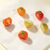 Mini Juguete de Comida Multicolor Tomate Cherry Cortado por la Mitad Accesorio de Resina Pegamento de Crema Llavero DIY Adorno para Casa de Muñecas Cocina