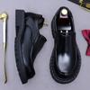 Sapatos Sociais Masculinos de Novo Estilo, Sapatos de Couro Brilhante, Couro Genuíno de Couro Bovino com Solado Grosso, High-End, Elegante, Versátil, Slip-On, Antiderrapante