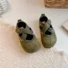 Zapatos Mary Jane de estilo francés con tiras cruzadas y puntera dividida sintética, nuevos zapatos planos de cuero para niñas Otoño 2026, zapatos de vestir simples y elegantes