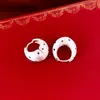Aretes ear cuff de punto simple con lunares redondos cepillados, aretes de lujo ligero de alta gama, aretes de temperamento, diseño retro, accesorios de oreja de moda