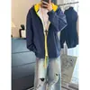 Moletom Cardigan com Zíper Contrastante Estilo High Street Americano para Mulheres Outono e Inverno Marca Tendência Veludo Solto Casaco com Capuz Estilo College para Casal