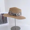 Chapéu de aba reta fashion com estampa de leopardo para mulheres, chapéu de sol casual retrô francês de verão, chapéu de palha para proteção solar ao ar livre, moderno
