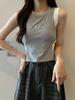 Sexy American Spice Girl Short Top Unique Chic Fake Duas peças Design Sense Niche Outfit Colete sem mangas para mulheres de verão