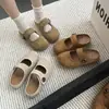 Medias Pantuflas Cerradas de Suela Gruesa Estilo Retro para Mujer, Nuevo Modelo 2026, Primavera y Otoño, Sensación de Alta Gama, Suela Suave, Sandalias Casuales Cómodas