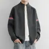 Cárdigan suéter de cuello medio con cremallera 2026, suéter de punto casual holgado de moda estilo americano para hombre, primavera/otoño/invierno