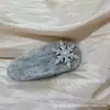 Grampo de Cabelo de Pelúcia Cinza com Floco de Neve Decorado com Strass, Novo para Outono e Inverno, Clipe Lateral, Clipe Bb, Acessório de Cabelo para Mulheres