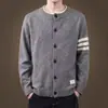 Venta caliente de otoño e invierno, suéter cárdigan clásico de marca popular y de moda, fábrica de suéteres de punto, chaqueta suéter para hombre