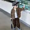 Conjunto de Ropa de Primavera para Niños 2026 Nuevo Conjunto de Dos Piezas Elegante Chaqueta de Pequeño Caballero Moda Fresca para Bebés Primavera y Otoño