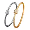 Pulseira de Aço Inoxidável para Mulheres, Pulseira de Aço Titânio para Meninas, Não Desbota, Design de Unha em Aço Titânio Cravejado com Diamantes, Formato de Cintura Pequena, Trevo de Quatro Folhas, Luxo Leve