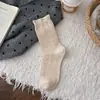 Meias de Renda Femininas Outono Inverno Meias de Algodão Quentes Cor Sólida Padrão Escuro Meias de Cano Médio Sem Costura Estilo College Meias Cinzas Largas