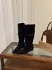 Aumento de altura interior de 4 cm ~ Botas de otoño de doble uso nuevas de estilo coreano con punta, hebilla, plisadas, hasta la mitad de la pantorrilla, para mujer, botas de montar largas