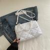 Bolsa Textive 2024 Outono e Inverno Nova Moda Simples Prisma Ombro Transversal Corrente Simples Axila Pequena Bolsa Quadrada
