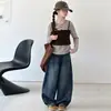 Conjunto de dos piezas a rayas para niña Colección Otoño 2026: Top Casual de Manga Larga y Jeans de Corte Recto para Niños Mayores