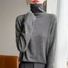 Suéter de punto fino de lana con cuello alto estilo minimalista para mujer, nuevo modelo 2026, capa base de cuello alto apilado, suéter fino para usar en capas, moderno