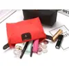 Bolsa de mão moderna em cores de doce, necessaire portátil em formato de bolinho, organizador de skincare e maquiagem para viagem