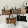 Bolsa Tote de Inverno 2025 de Alto Valor para o Dia a Dia Transfronteiriça Grande Capacidade Bolsa de Ombro Feminina Bolsa Vintage